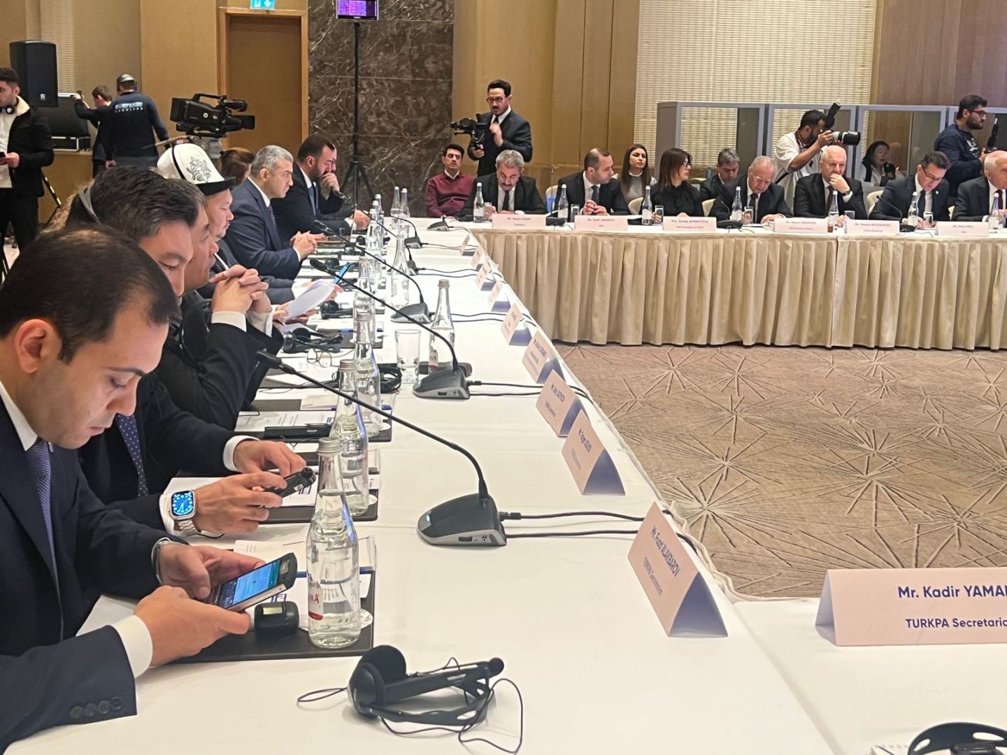 В Баку прошла конференция на тему "Гейдар Алиев и парламентаризм" (ФОТО)