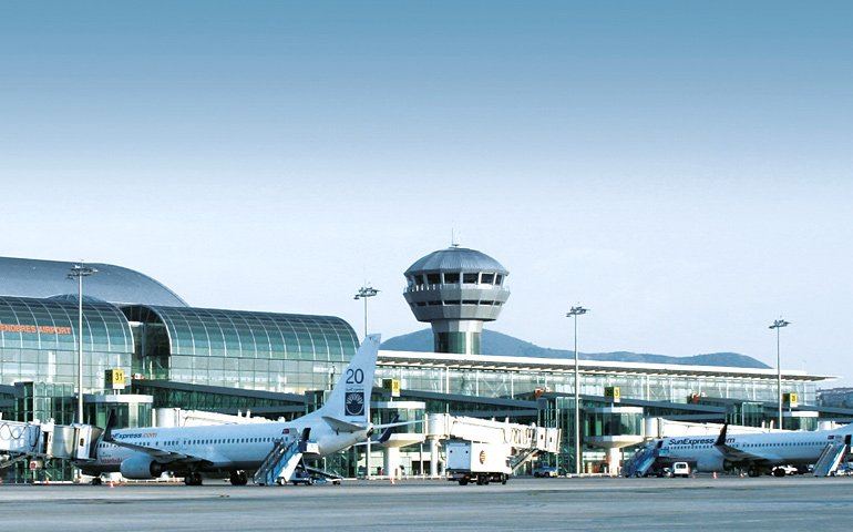 Türkiyənin Adnan Menderes Beynəlxalq Hava Limanına gələn sərnişinlərin sayı 15 milyonu ötüb