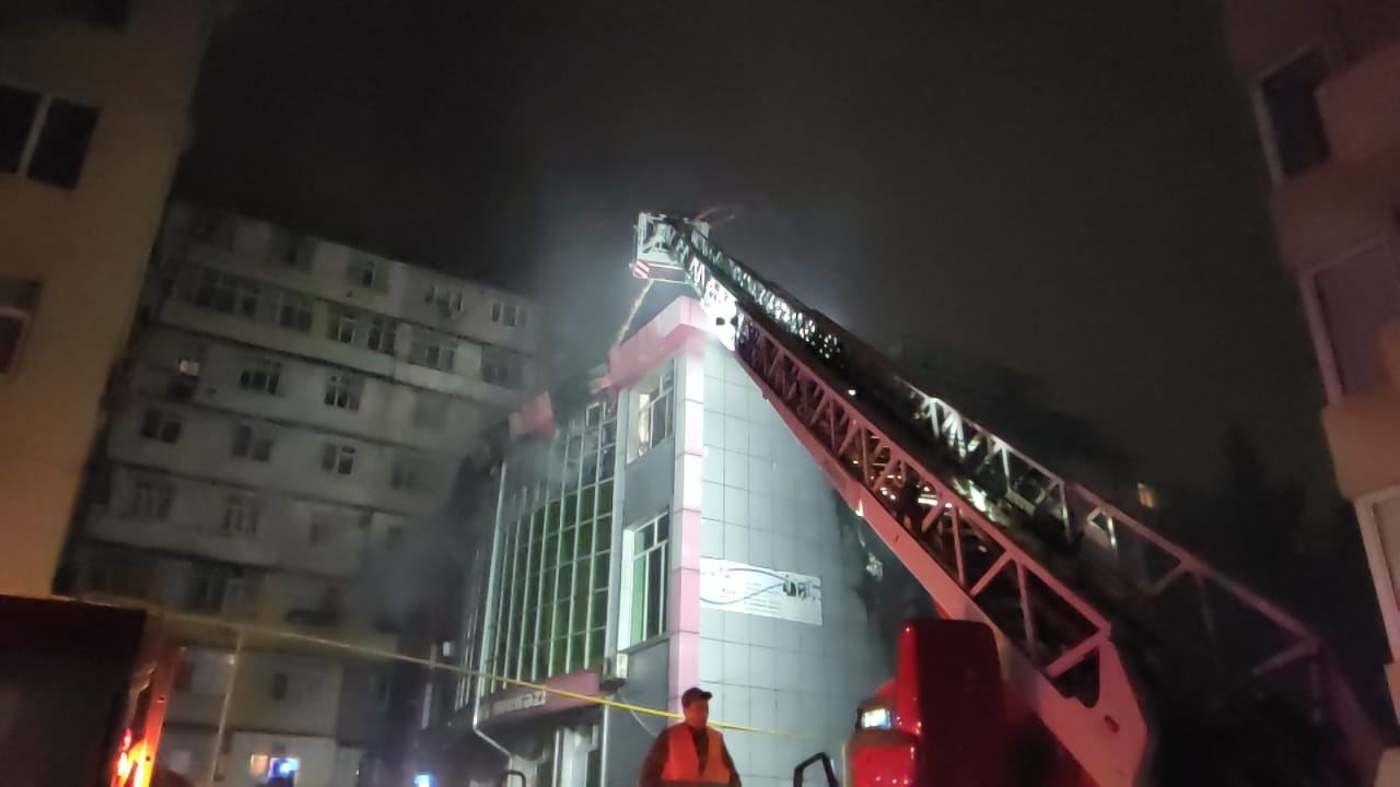 Пожар в торговом объекте в Баку потушен (ФОТО/ВИДЕО) (Обновлено)