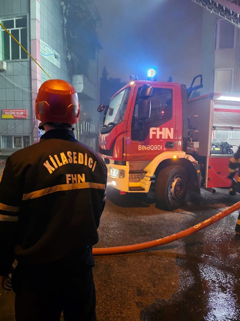 Пожар в торговом объекте в Баку потушен (ФОТО/ВИДЕО) (Обновлено)