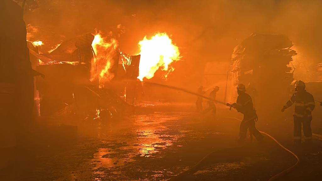 В связи с пожаром на рынке в Баку принимаются необходимые меры - МВД