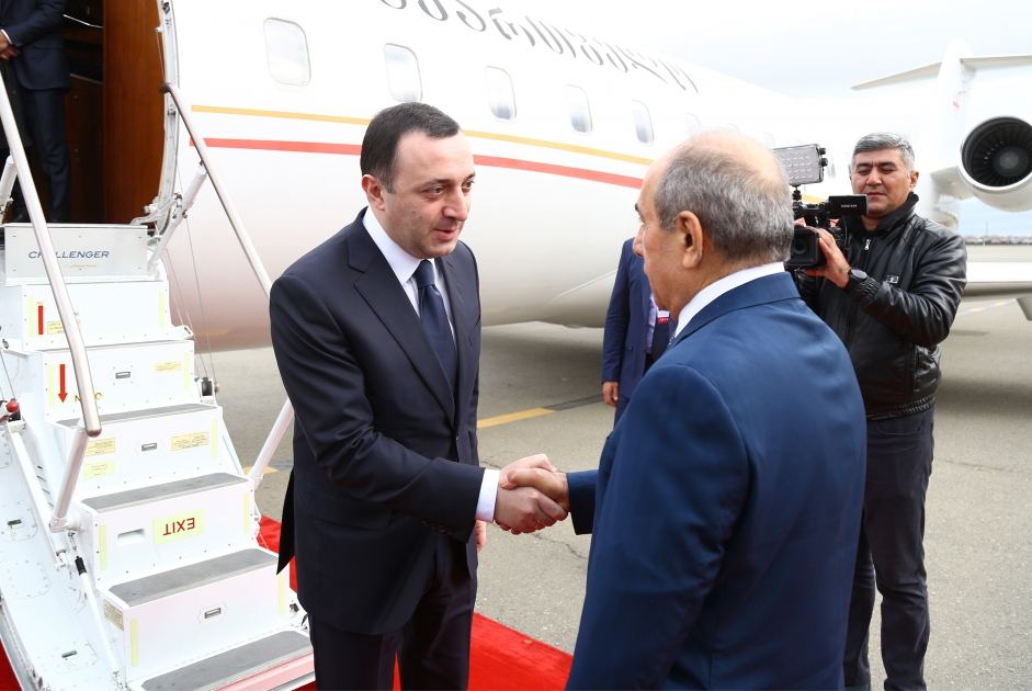 Премьер-министр Грузии Ираклий Гарибашвили прибыл с визитом в Азербайджан (ФОТО)