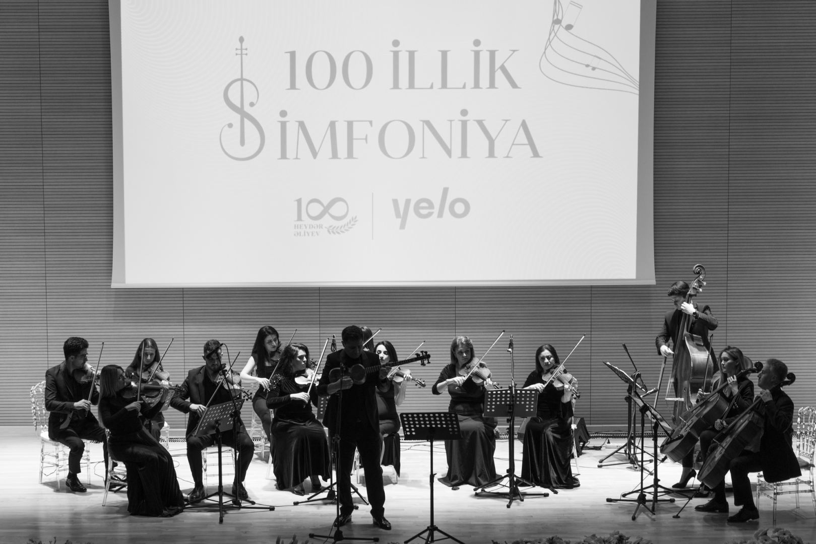 Yelo Bank-da Ümummilli liderə həsr olunmuş konsert keçirilib (FOTO)