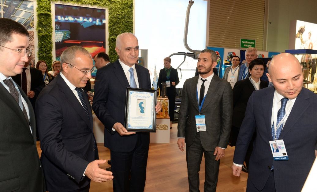 Kazakh delegation explores SPECA countries' exhibition on regional co-op in Baku (PHOTO)