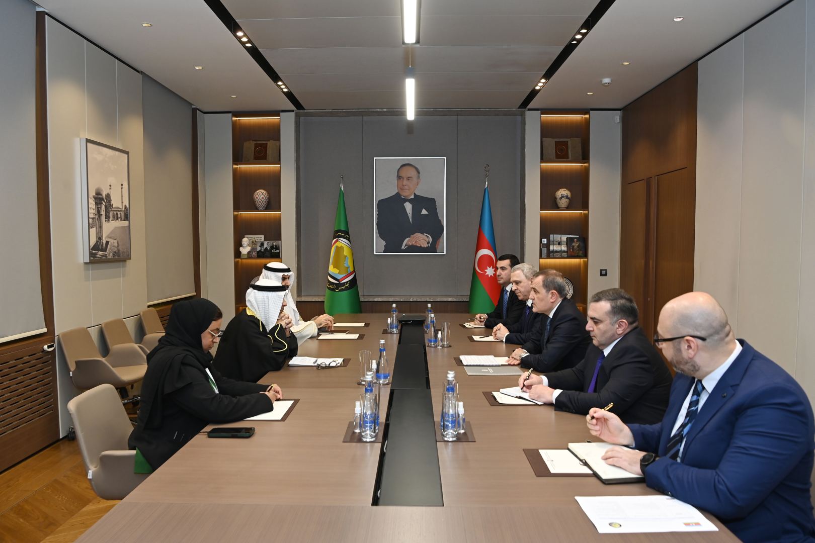 Джейхун Байрамов обсудил региональные вопросы с генсеком Совета сотрудничества стран Персидского залива