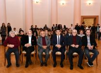 В Баку открылась выставка "Zəfərin rəngi" (ФОТО)