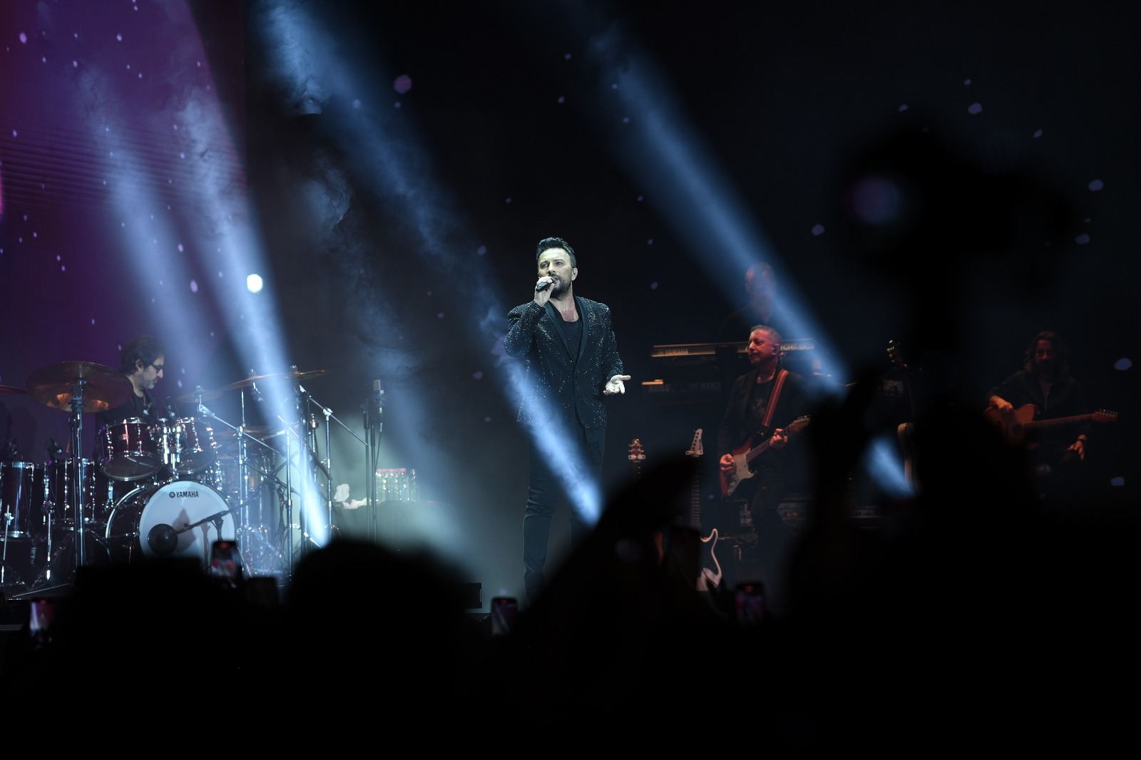 Фейерверк эмоций и буря впечатлений: Таркан выступил с концертом в Баку (ФОТО)