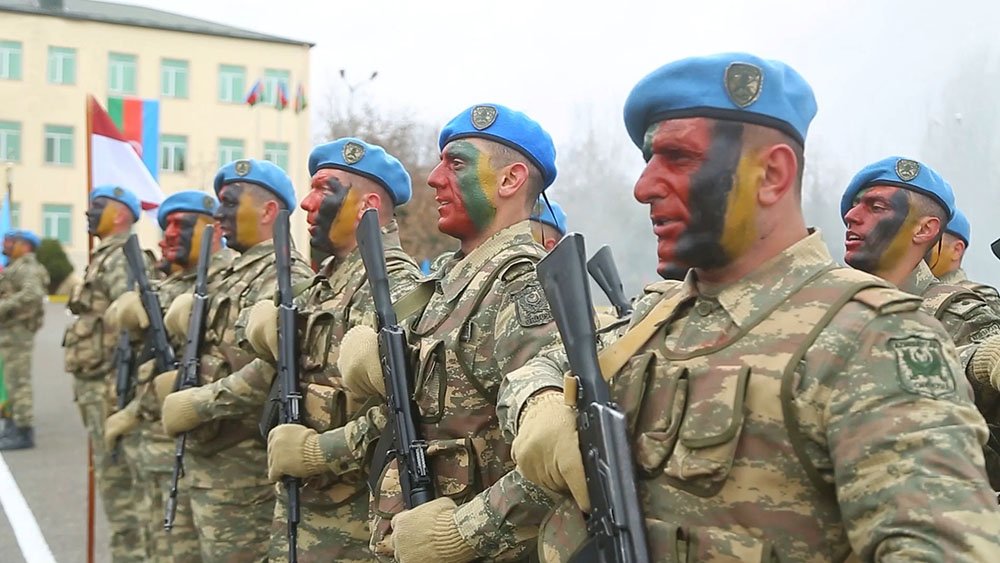 В Азербайджане меняется предельный возраст пребывания на военной службе