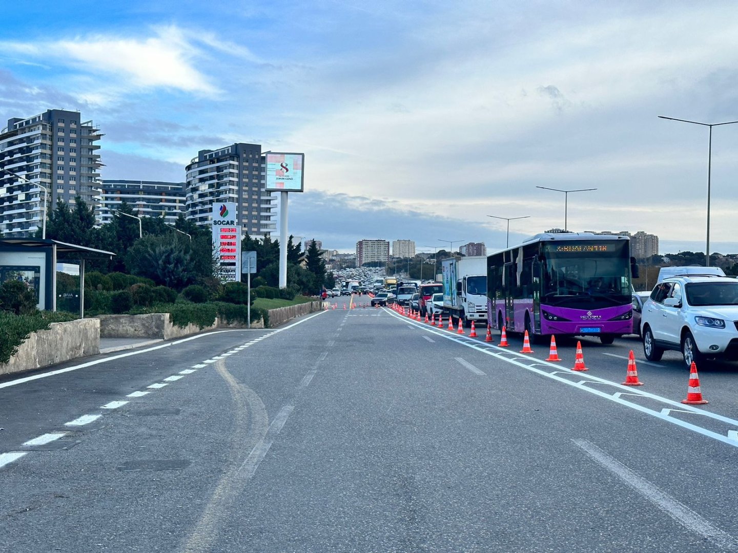 Bakı-Sumqayıt yolunda avtobus zolağı çəkilir (FOTO)