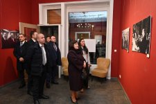 Сахиба Гафарова ознакомилась с выставкой "Общенациональный лидер Гейдар Алиев и культурное наследие Азербайджана" в Берлине (ФОТО)