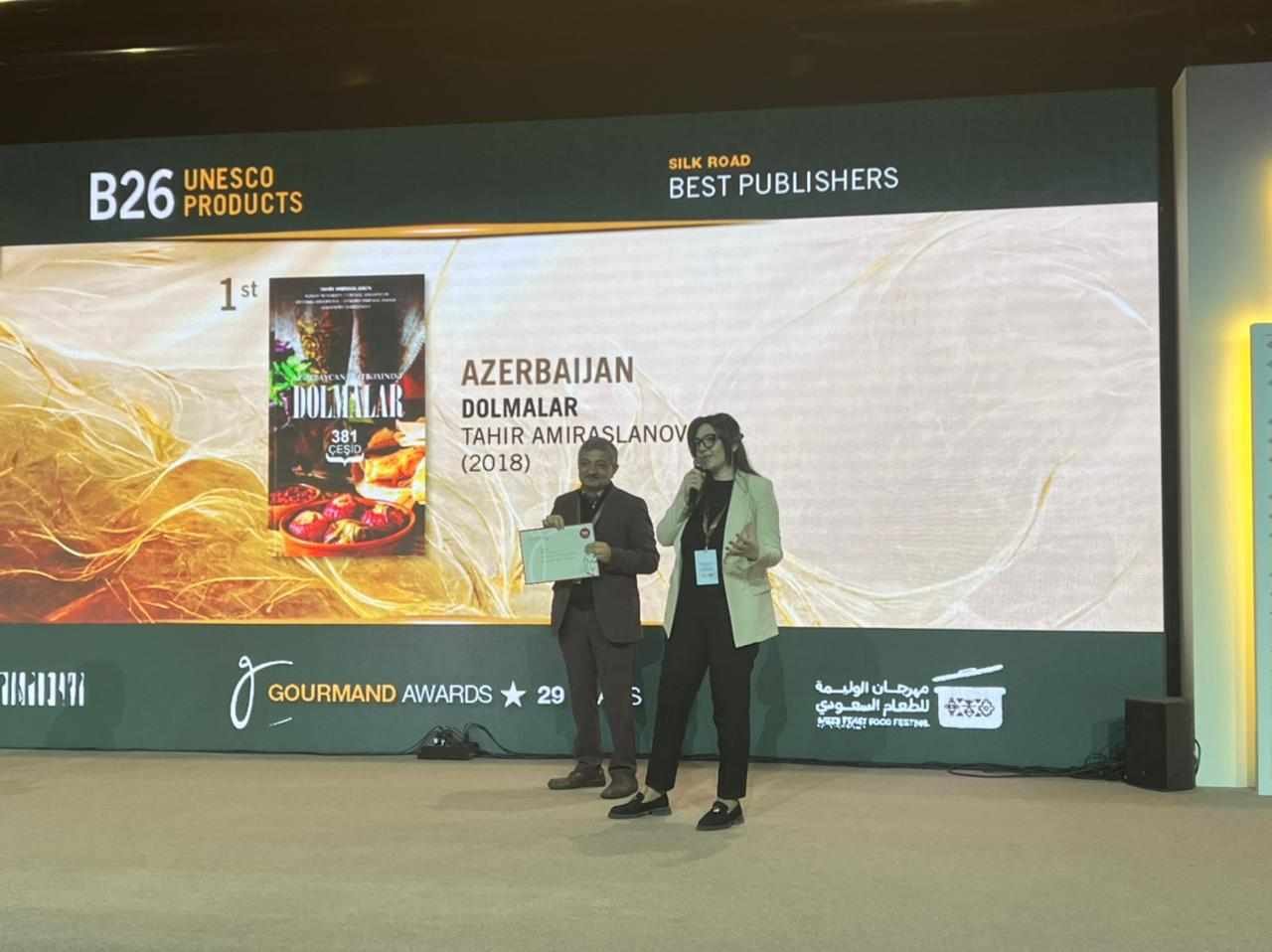Азербайджанское издание о долме отмечено в Эр-Рияде наградой "Лучшая кулинарная книга за последние 25 лет" (ФОТО)