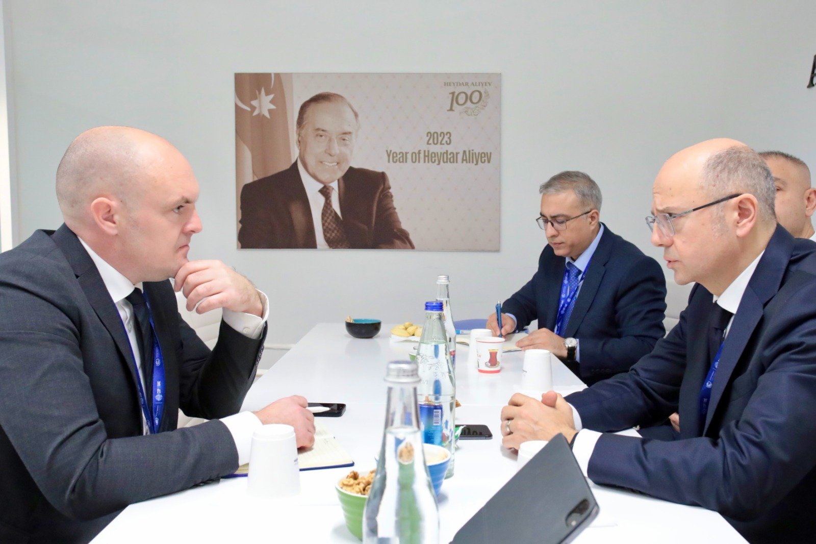 Azerbaijan's energy minister meets representatives of several companies in Dubai (PHOTO)