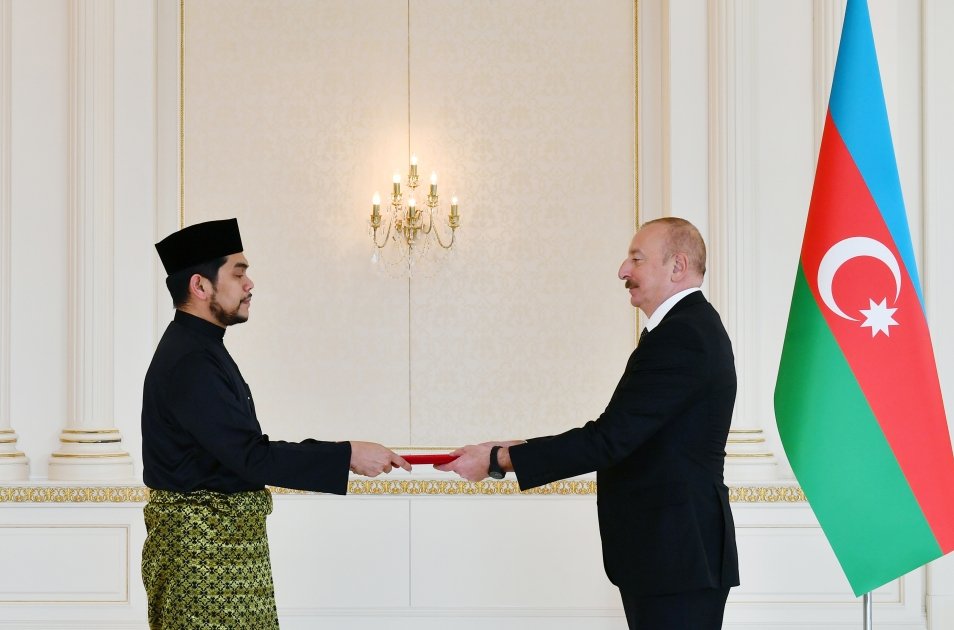 President Ilham Aliyev receives credentials of newly appointed ambassador of Malaysia (PHOTO/VIDEO)