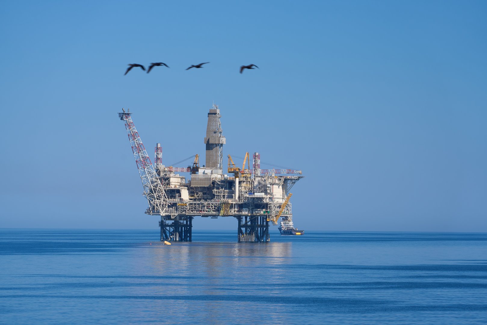 First production well spudded from new Azeri Central East platform - bp