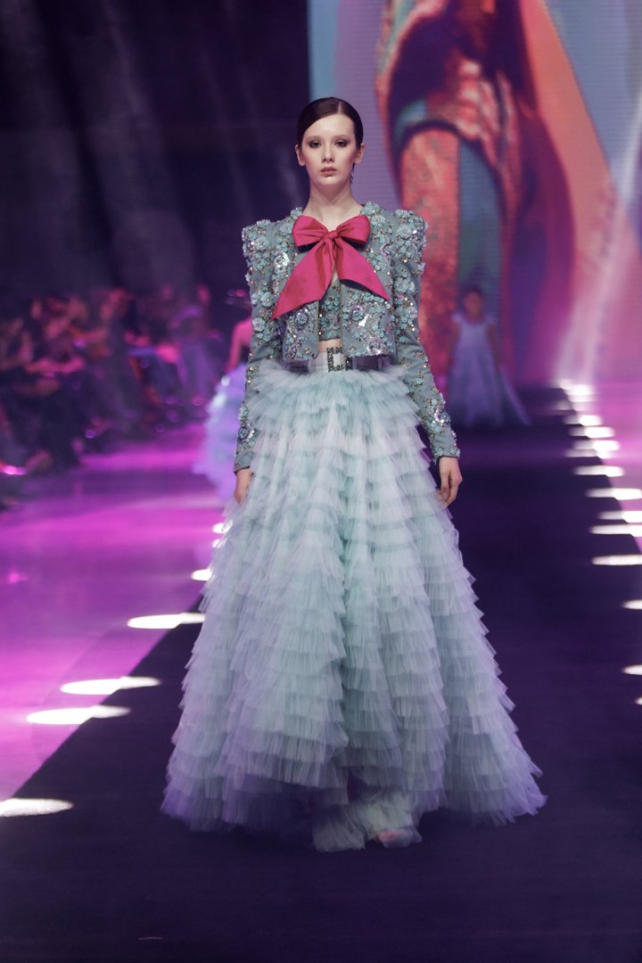 Baku Fashion Week 2023 – от огненного танца и роскошных тканей до национальных мотивов (ФОТО)