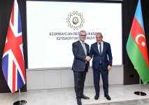 Azerbaijan and UK discuss future directions of economic cooperation (PHOTO)