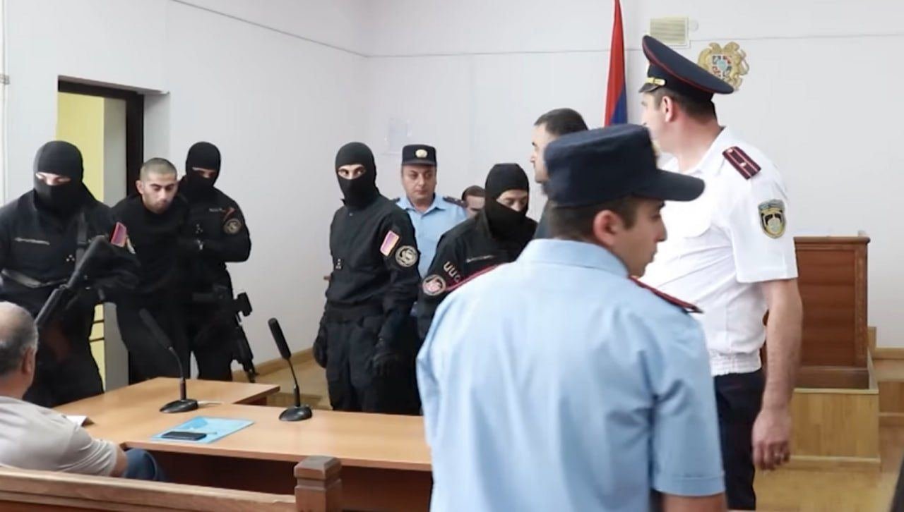 Азербайджанский солдат приговорен в Армении к пожизненному заключению - к чему Ереван пытается принудить Баку?
