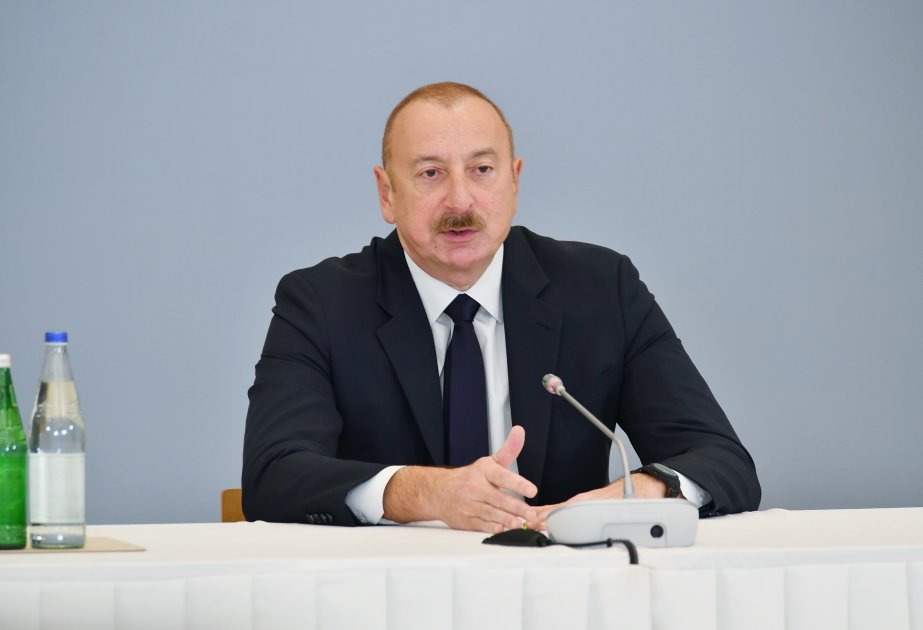 President Ilham Aliyev informs international forum participants about details of peace agreement
