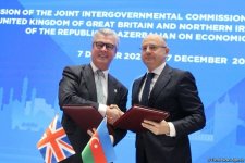 Azerbaijan, UK sign protocol of joint commission on economic cooperation (PHOTO)