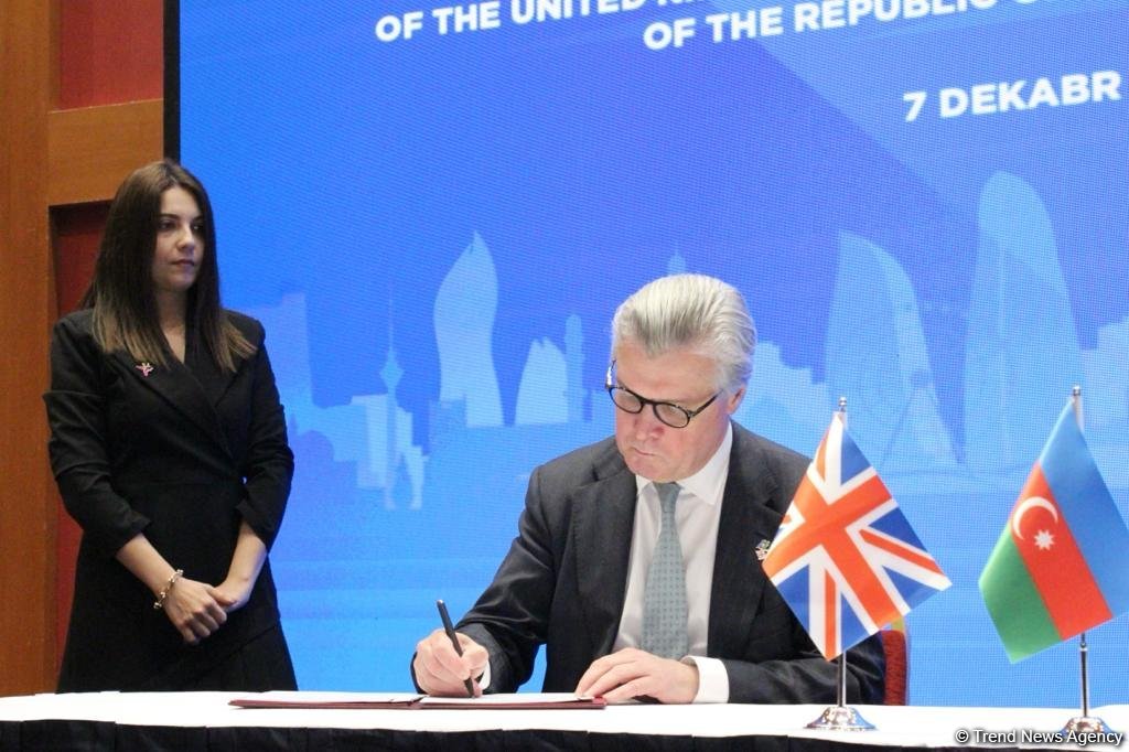 Азербайджан и Великобритания подписали протокол заседания Совместной комиссии по экономическому сотрудничеству (ФОТО)