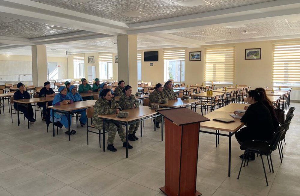 В азербайджанской армии прошли семинары для военнослужащих и гражданских служащих (ФОТО)