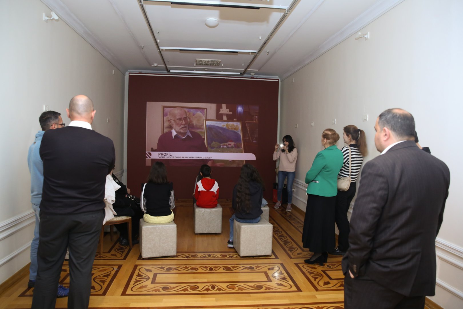 В Баку открылась выставка работ выдающегося художника, 95-летнего Тофига Агабабаева "Диалог со временем" (ФОТО)