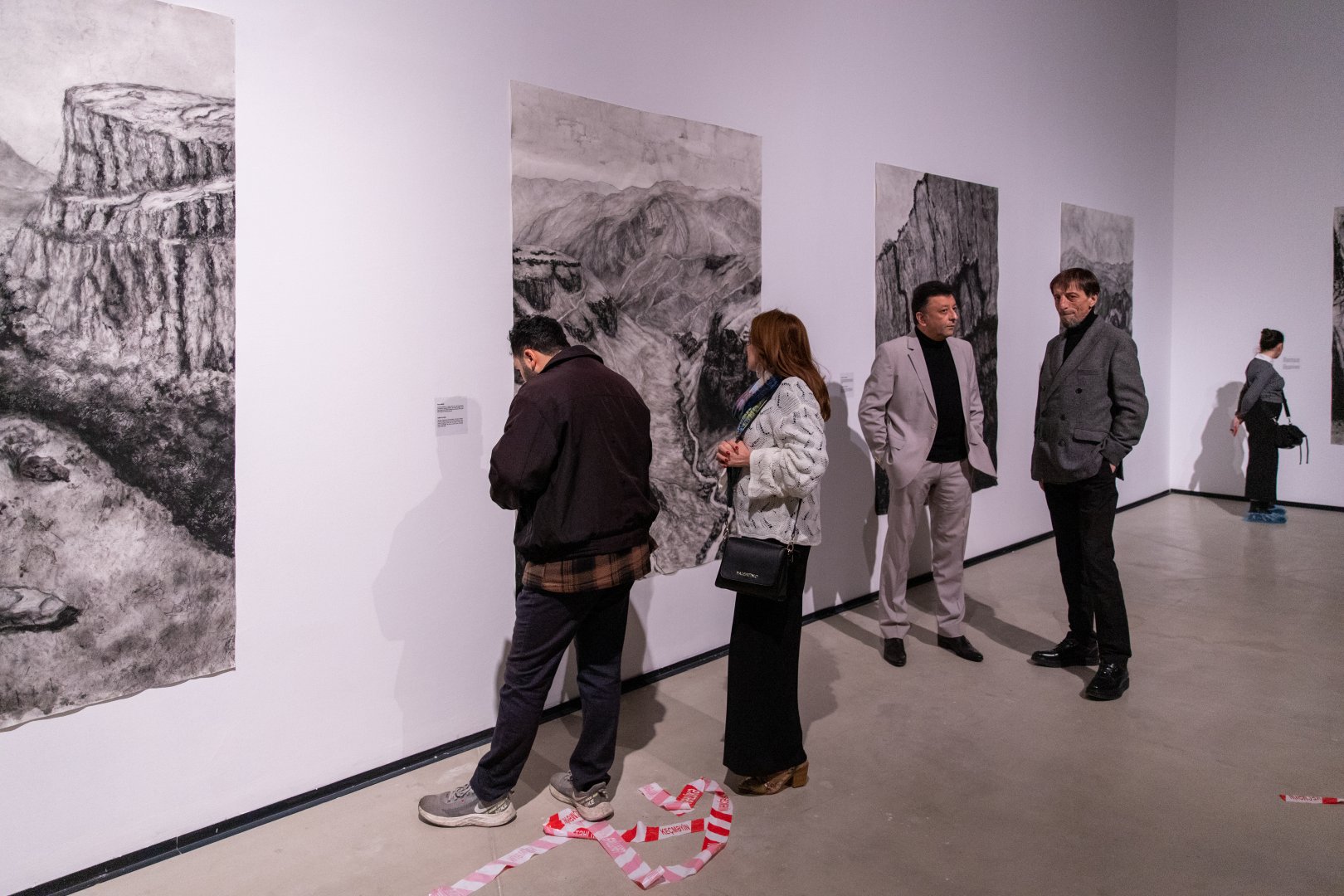 В Центре YARAT состоялось открытие выставок азербайджанских и грузинских художников - "Проверено, мин нет!" и "Эквинокс" (ФОТО)