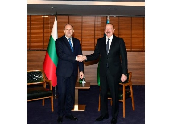 Президент Ильхам Алиев пригласил Президента Болгарии совершить визит в Азербайджан