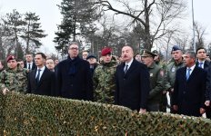 President Ilham Aliyev, President Aleksandar Vučić view military equipment and facilities (PHOTO)