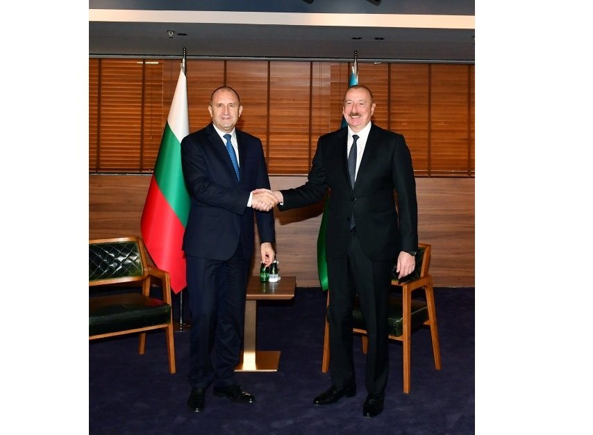 Президент Ильхам Алиев пригласил Президента Болгарии совершить визит в Азербайджан
