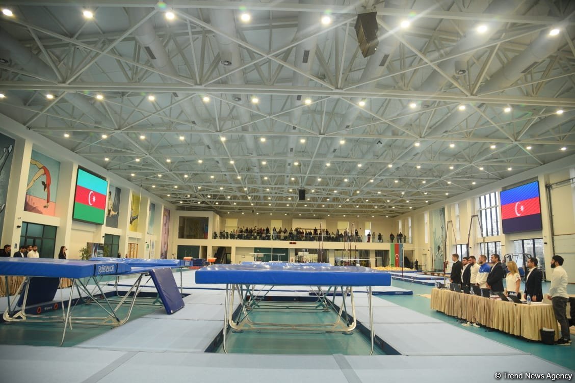 В Баку проходят соревнования чемпионата Азербайджана по прыжкам на батуте и акробатической дорожке (ФОТО)