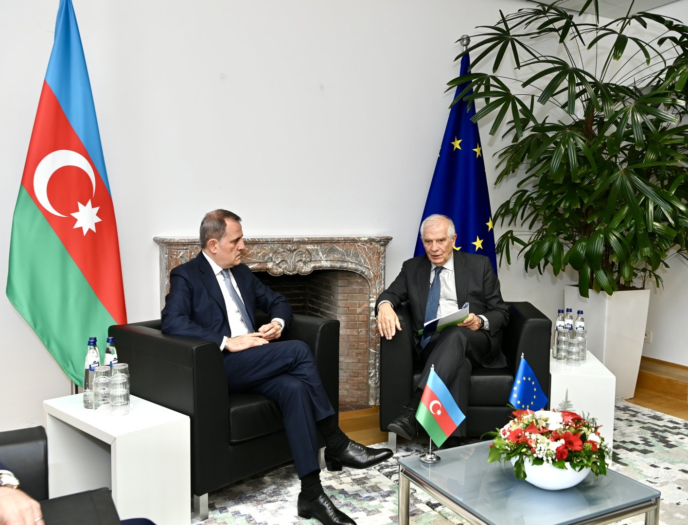 Azerbaijani Foreign Minister meets with Josep Borrell (PHOTO)