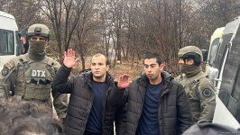 Первые кадры с вызволенными из армянского плена Гусейном Ахундовым и Агшином Бабировым (ФОТО)