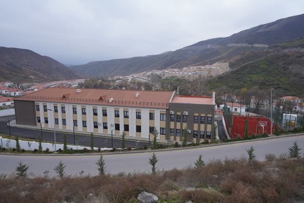 Secondary school begins operating in Azerbaijan's Zabukh village (PHOTO)