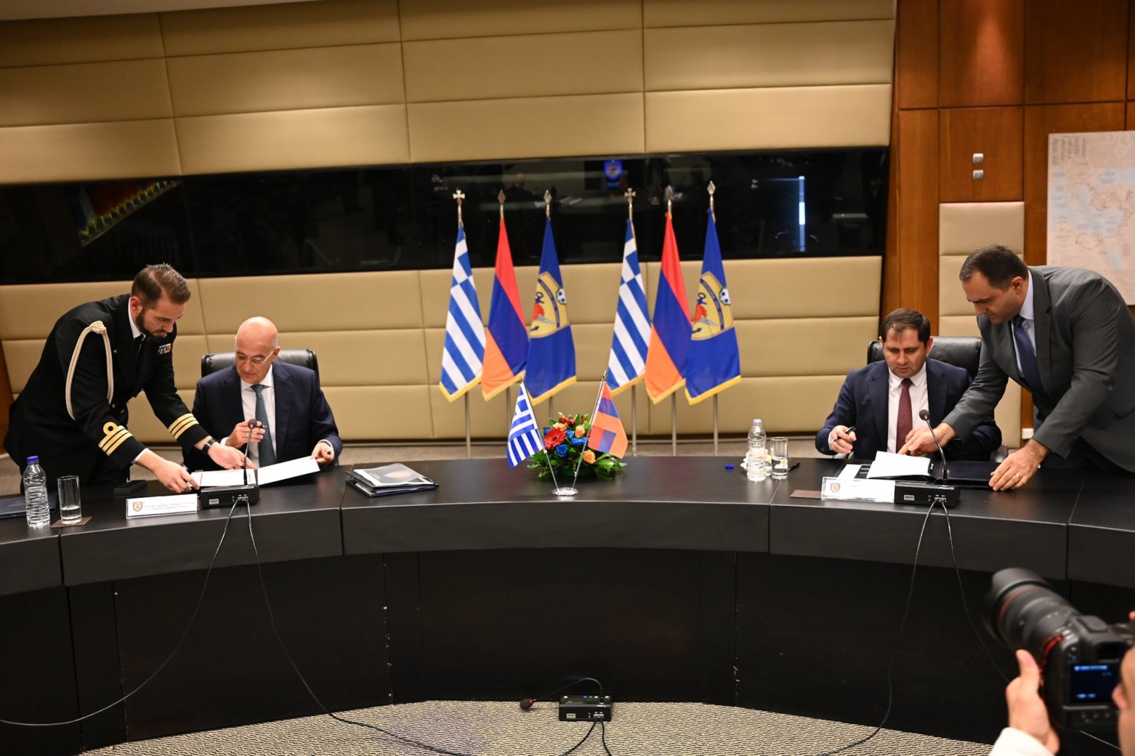 Ermənistan Yunanıstanla hərbi-texniki sahədə əməkdaşlıq sazişi imzaladı