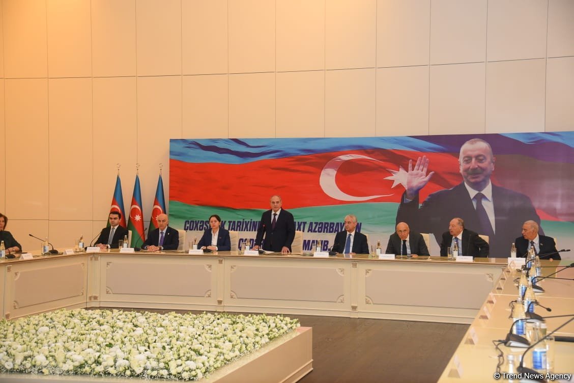 Состоялось заседание правления партии "Ени Азербайджан" (ФОТО)