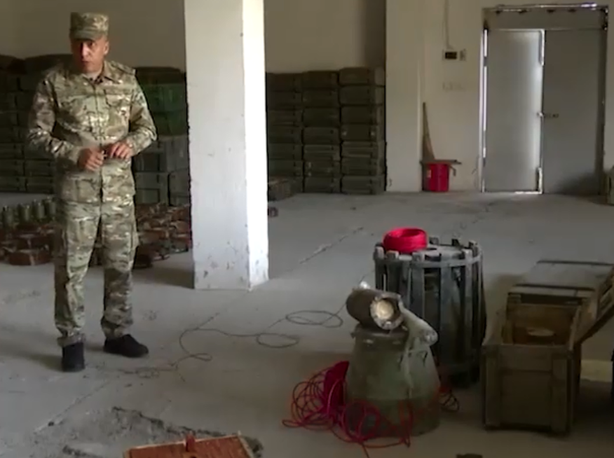 На военном складе на освобожденных землях Азербайджана обнаружены инженерные боеприпасы кустарного производства (ВИДЕО)