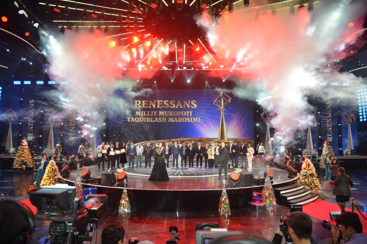 Азербайджанский культурный центр в Ташкенте вручил награду узбекскому тележурналисту (ФОТО)