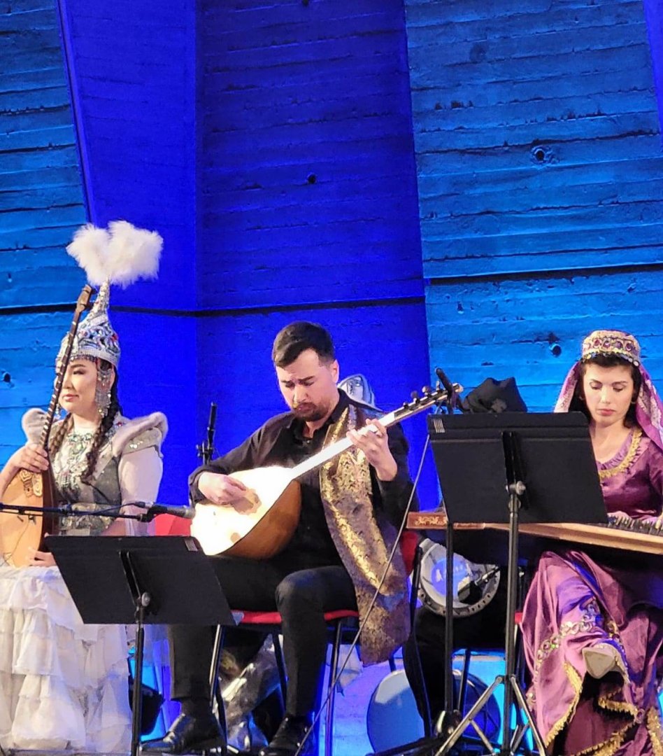 В штаб-квартире ЮНЕСКО в Париже выступили азербайджанские музыканты в честь 30-летия ТЮРКСОЙ (ВИДЕО, ФОТО)