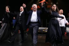 В Баку с успехом прошла премьера спектакля "Антигона" (ФОТО)