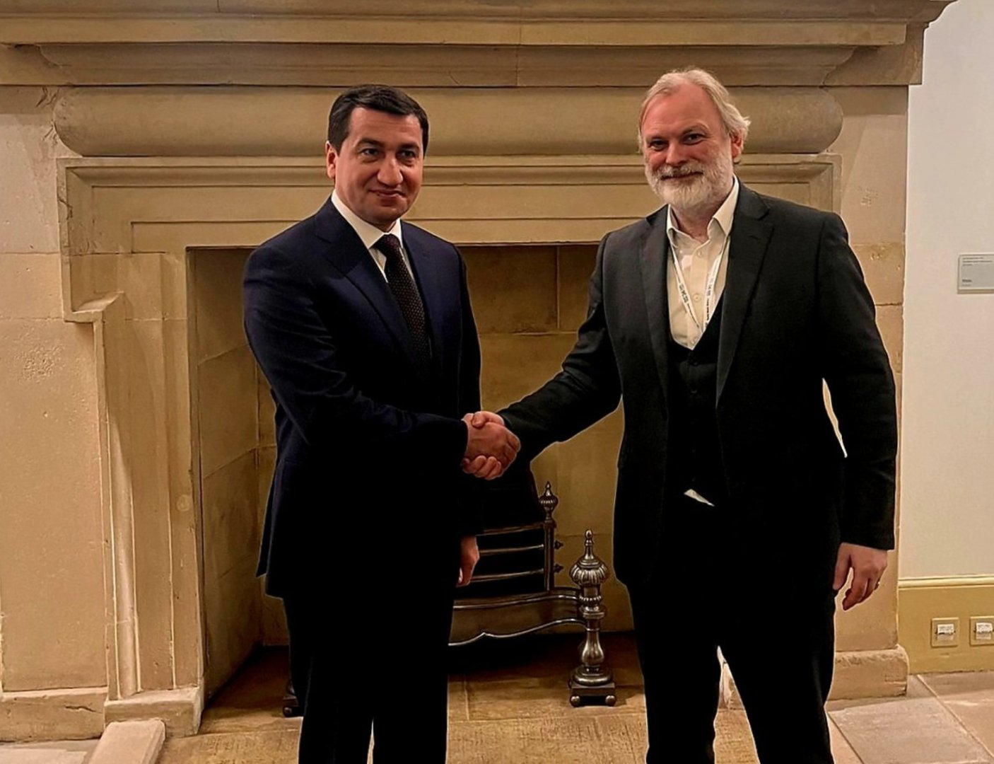 Хикмет Гаджиев провел обсуждения с советником премьер-министра Великобритании (ФОТО)