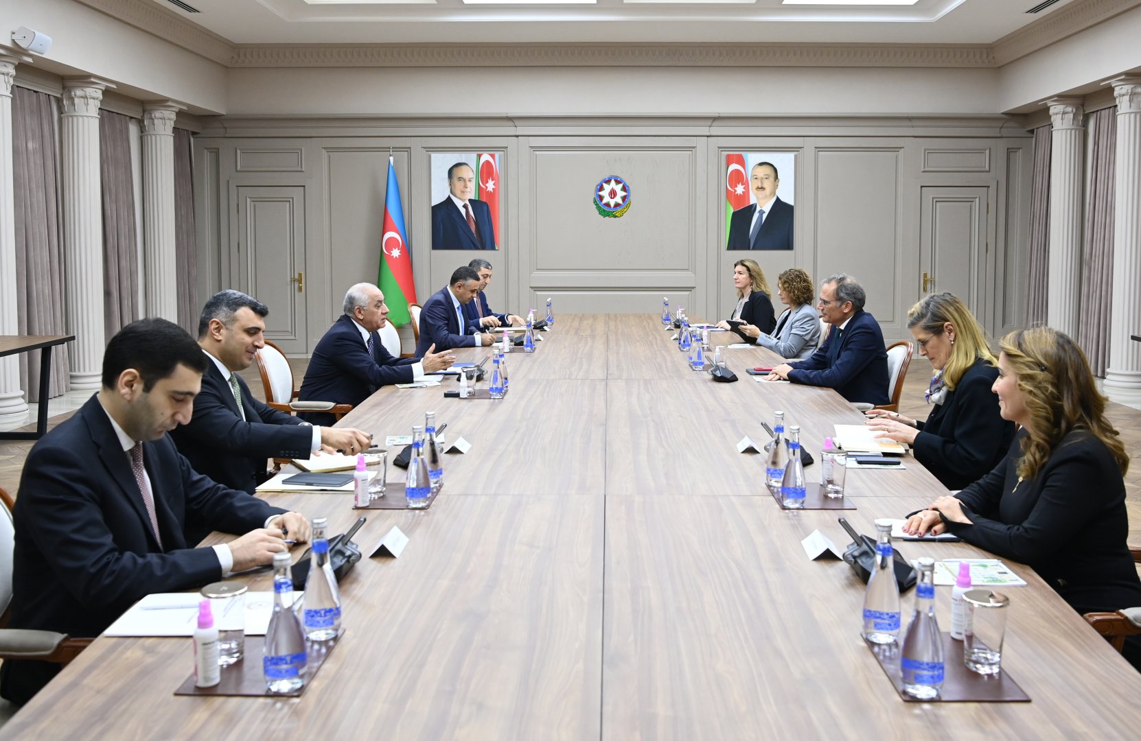 Azerbaijani PM meets with delegation of International Finance Corporation