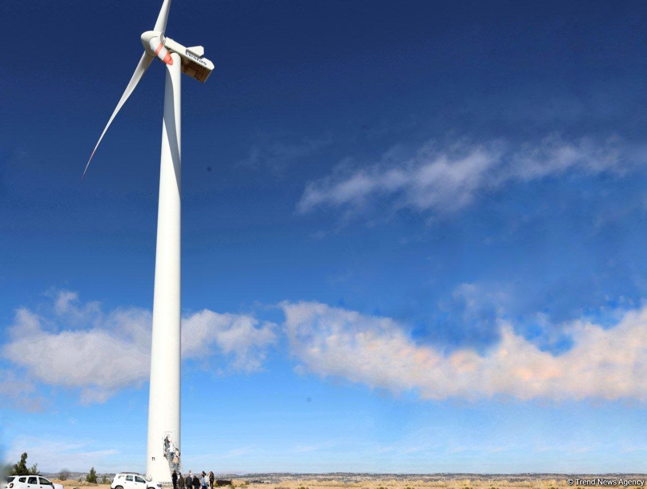 Turkish Sur Yapi touches on local wind power plant milestones (PHOTO)