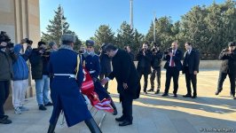 Turkish VP visits Alley of Martyrs and “Turkish Martyrdom” monument in Baku (PHOTO)