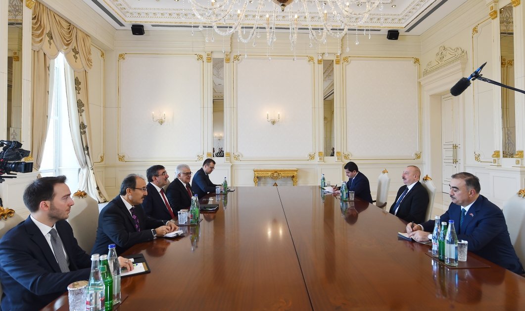 Президент Ильхам Алиев принял вице-президента Турции Джевдета Йылмаза (ФОТО)