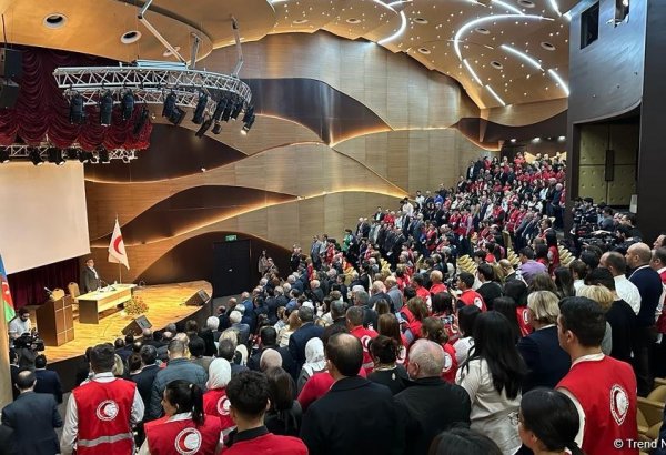 Azerbaijan Red Crescent Society holding extraordinary meeting (PHOTO)