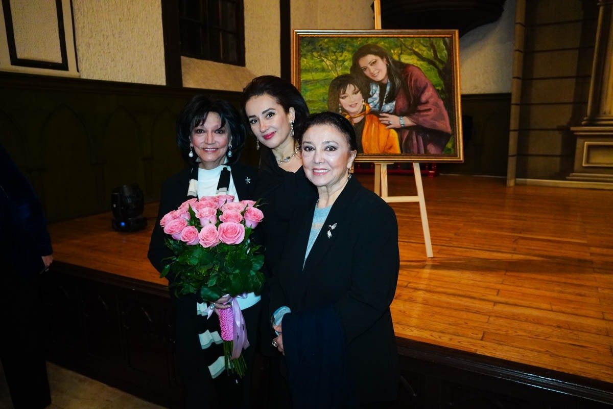 В Баку состоялся концерт в честь двух жемчужин Азербайджана -  сестер Фидан и Хураман Гасымовых (ВИДЕО, ФОТО)