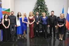 В Баку провели предновогодний концерт эстрадной музыки (ФОТО)
