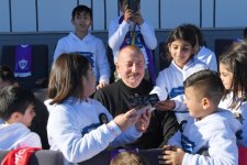 Footage of President Ilham Aliyev and First Lady Mehriban Aliyeva with children of martyrs (PHOTO)