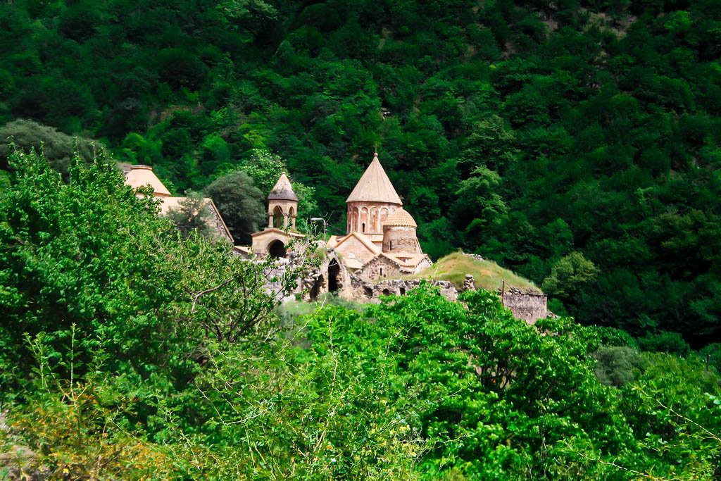 Названо количество одобренных обращений о выделении земельных участков в Карабахе